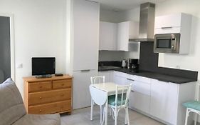 Studio Renove En Centre-Ville, Ideal Pour Des Vacances A Pied, Calme Et Confort, Classe 2 Etoiles. - Fr-1-4-512